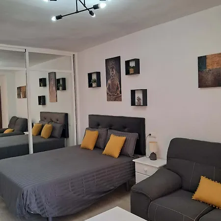 Atico Estudio Centro 아파트